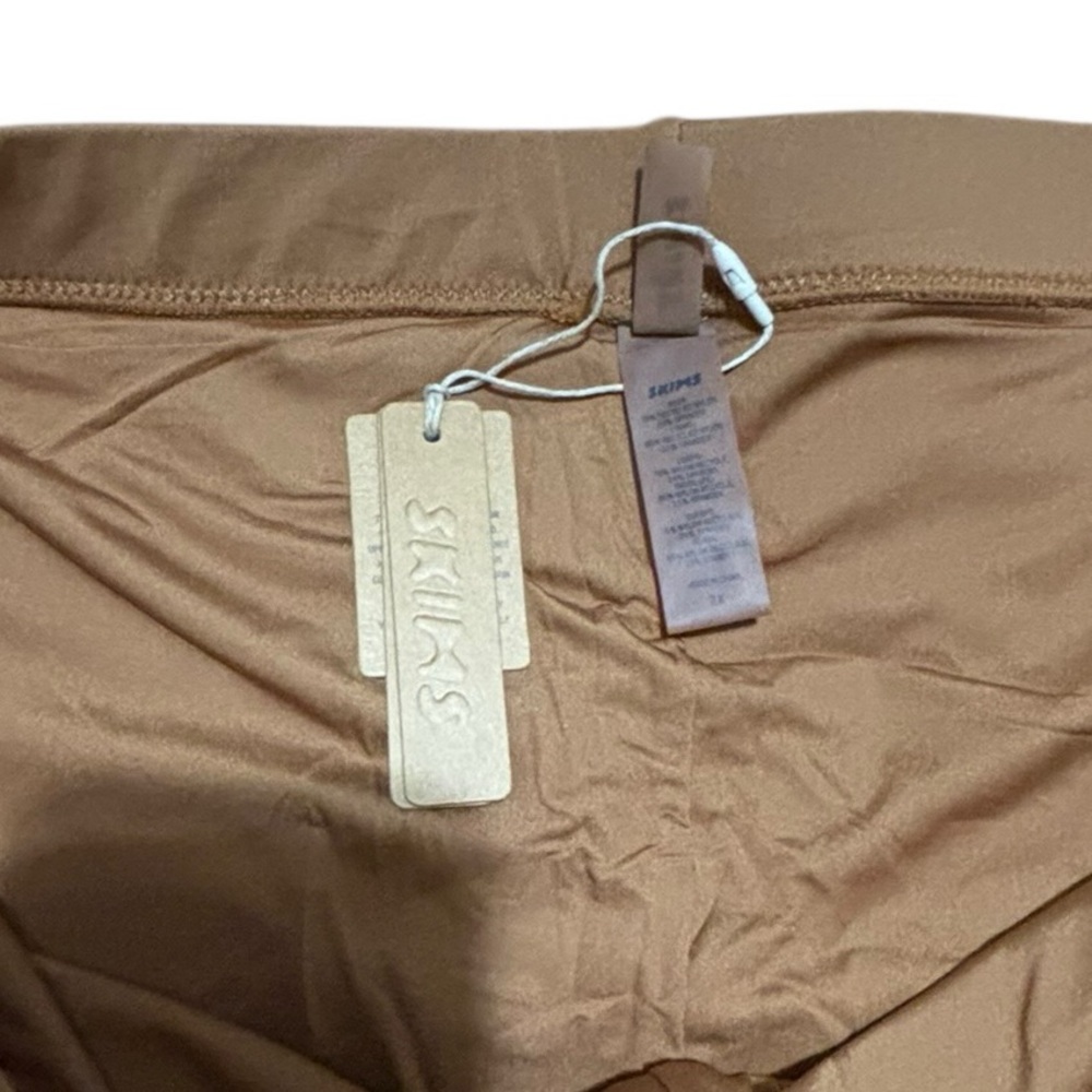 SKIMS Swim Shorts womens - Picture 6 of 9